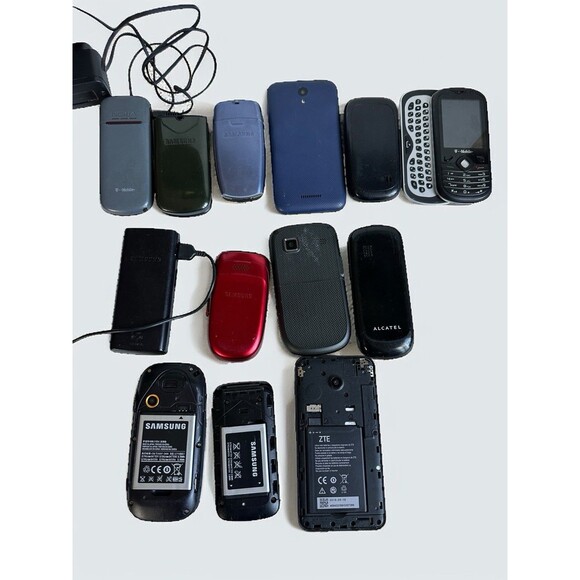 Lot of 13 Vintage Cell Phones Mixed Lot Samsung Nokia, Alcatel ZTE BLU, Sidekick - Picture 7 of 16